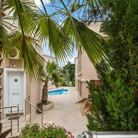 Relax House Apartment Maleme (Crete)